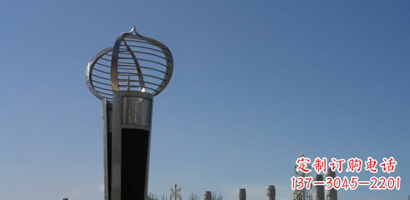泸州不锈钢火炬形雕塑熠熠生辉