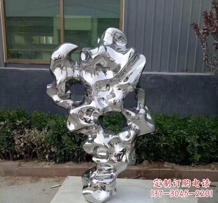 泸州精美太湖石雕塑,给环境带来灿烂光彩