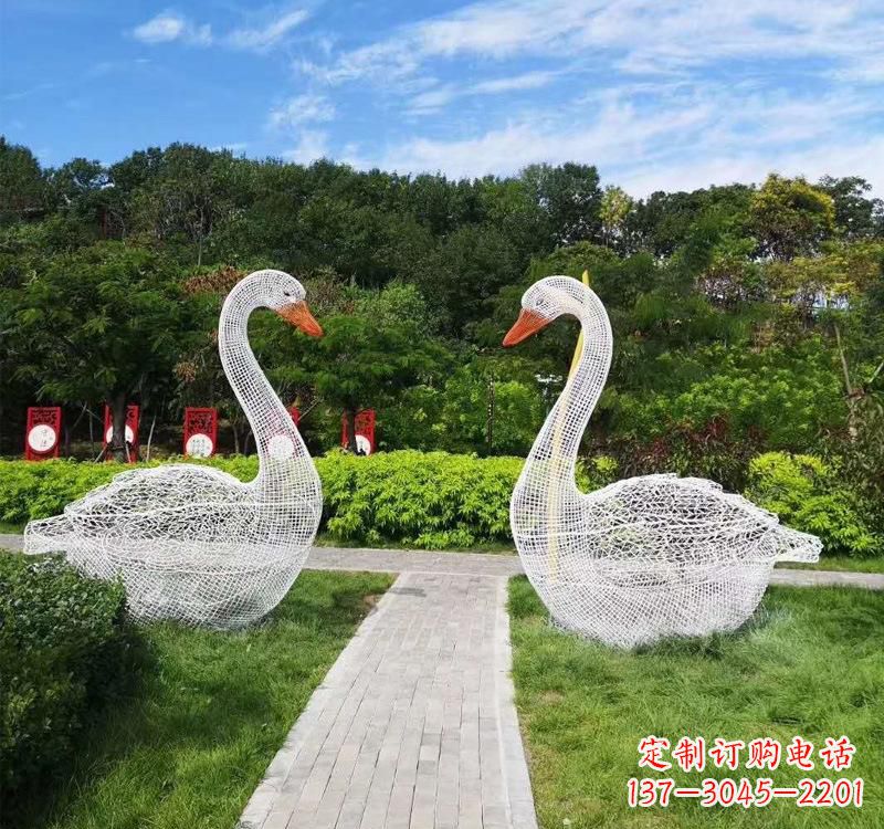 泸州不锈钢天鹅雕塑——象征着爱与和平