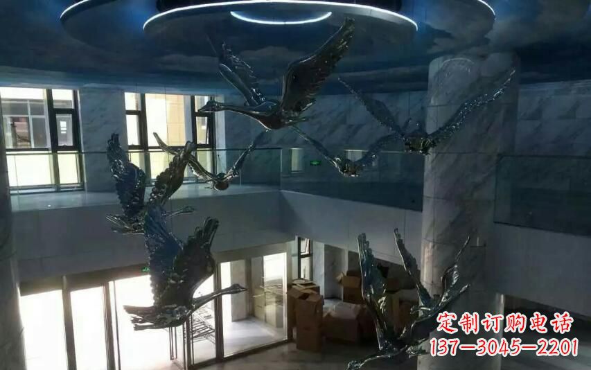泸州不锈钢天鹅雕塑赋予室内空间灵动之美