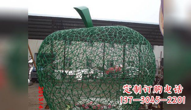 泸州不锈钢网制作的苹果雕塑——精致且耐久