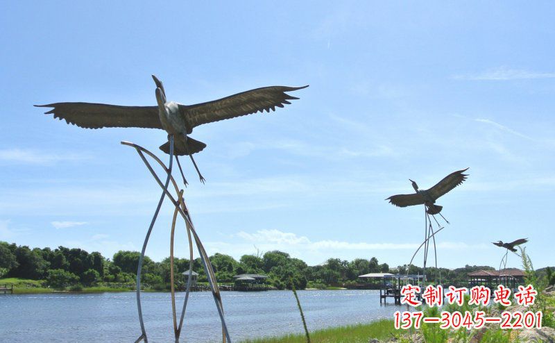 泸州不锈钢仙鹤雕塑象征着自由之美