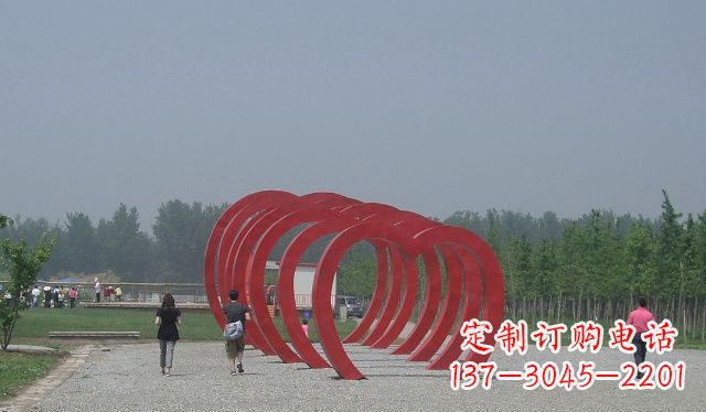 泸州不锈钢心形拱门雕塑美丽而神圣