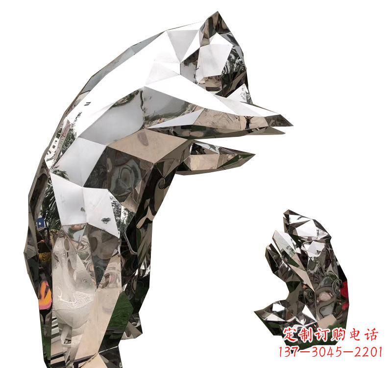 泸州不锈钢园林熊猫雕塑——传承中国文化