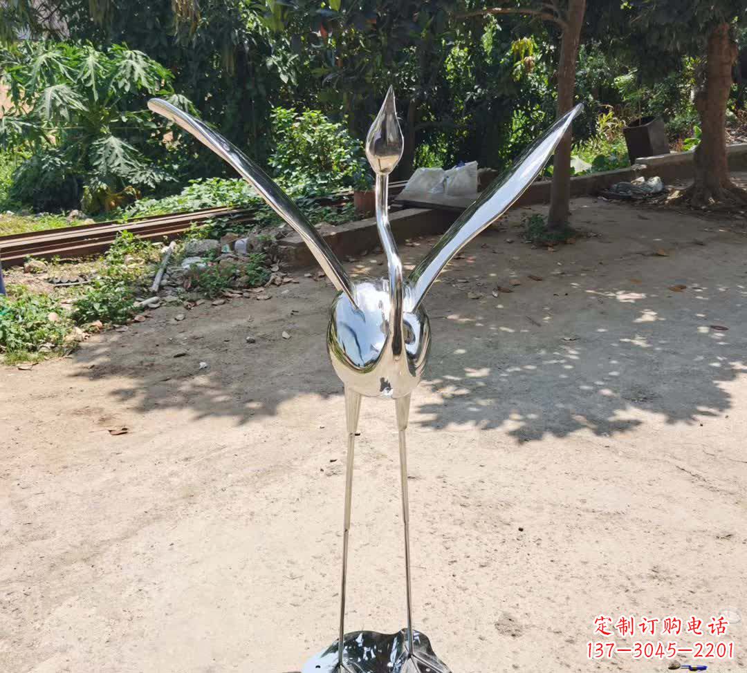 泸州不锈钢仙鹤雕塑——传承灵动之美