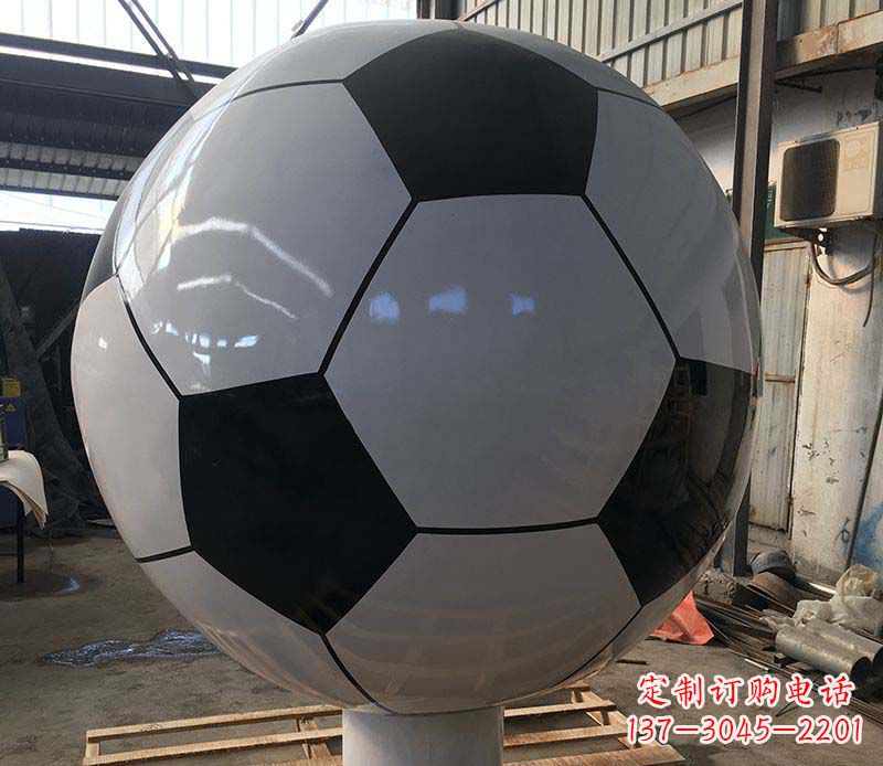 泸州不锈钢足球雕塑精美的艺术品