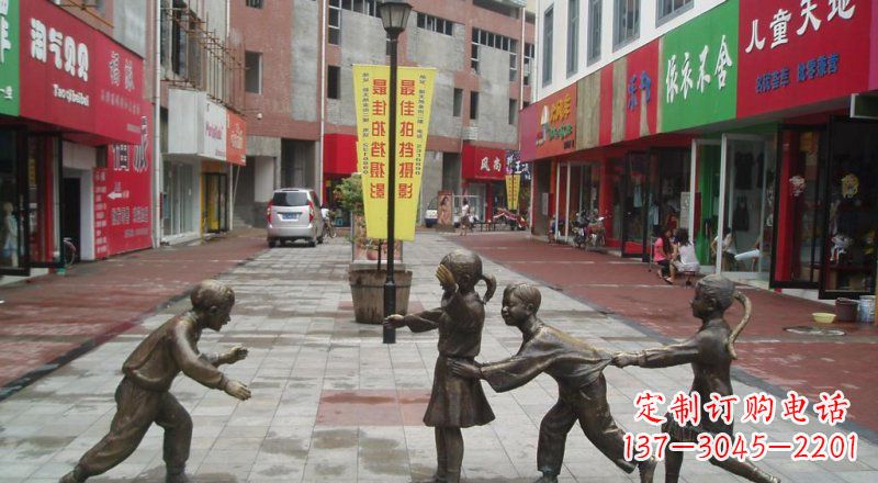 泸州老鹰猎食雕塑