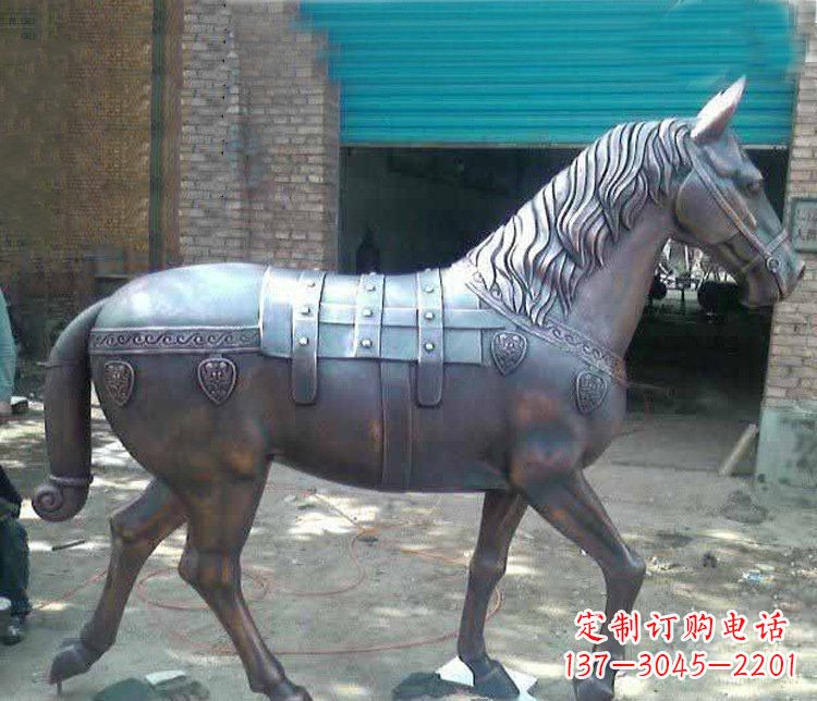 泸州马铜雕塑传递草原动物的非凡魅力