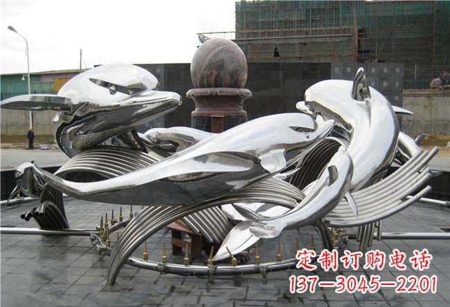 泸州城市中的海豚雕塑
