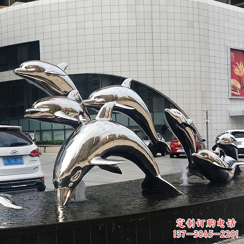 泸州海豚雕塑点亮城市商场的不锈钢镜面水景