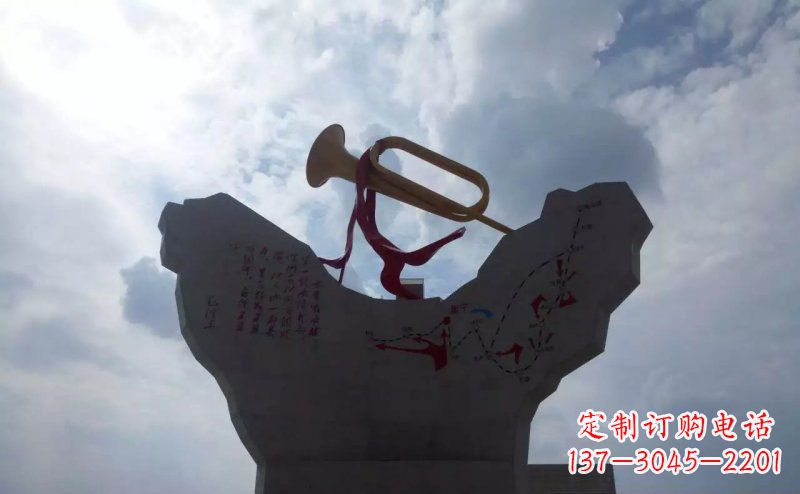 泸州革命烈士冲锋号雕塑让革命历史长存