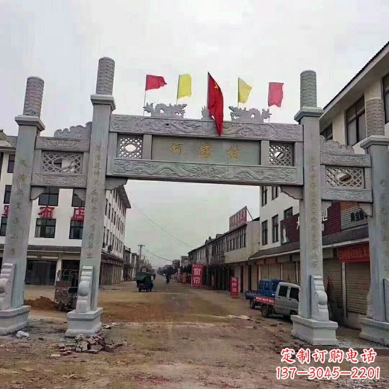 泸州冲天式三门石雕牌坊传承中国古典文化精髓