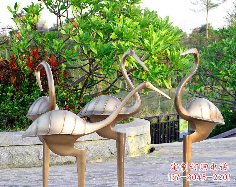 泸州丹顶鹤雕塑传承悠久的中国传统艺术