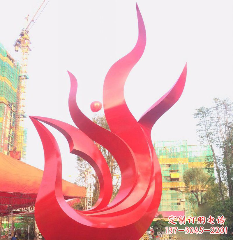 泸州凤凰雕塑一座传承着历史文化的艺术品
