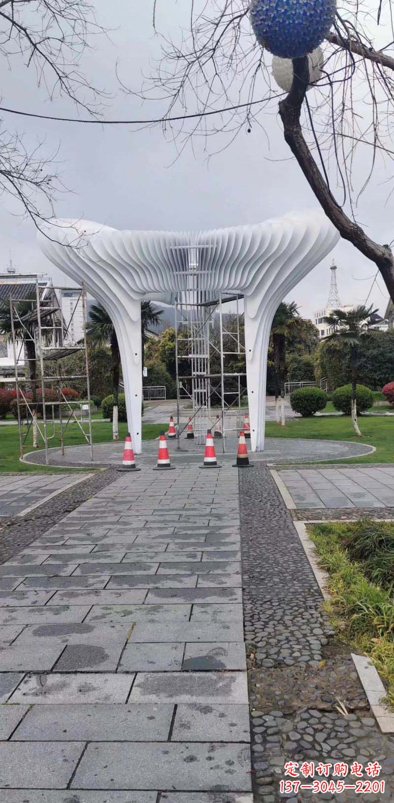 泸州拱门雕塑融入现代设计的古典美感