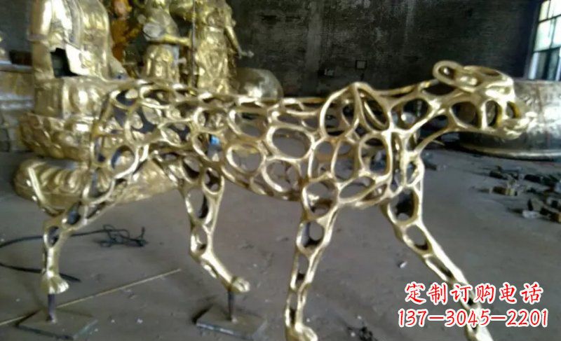 泸州静谧的金钱豹雕塑