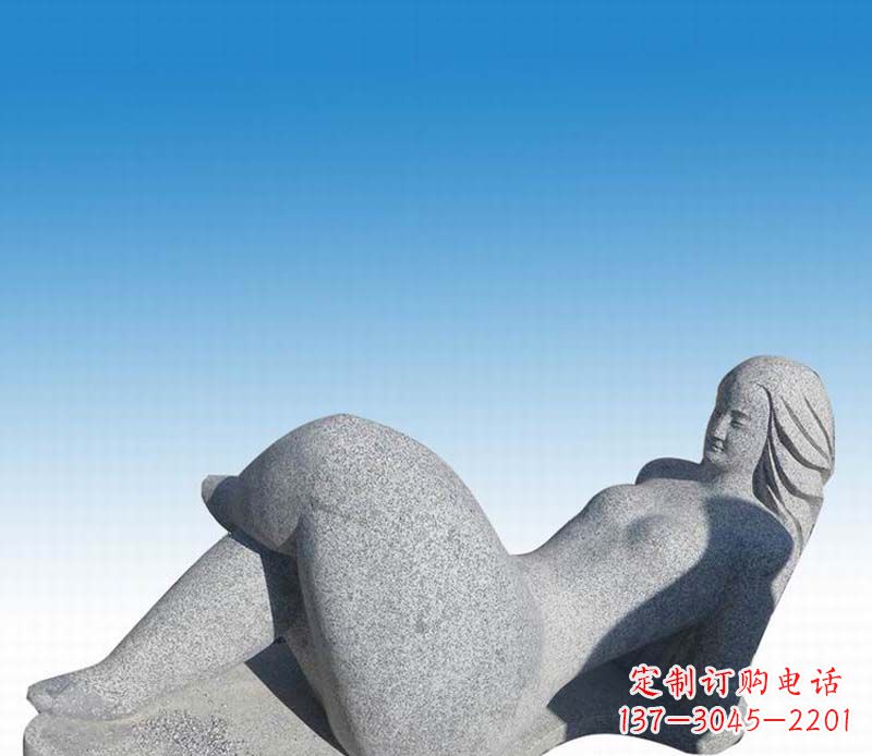 泸州活力四射的女孩雕塑