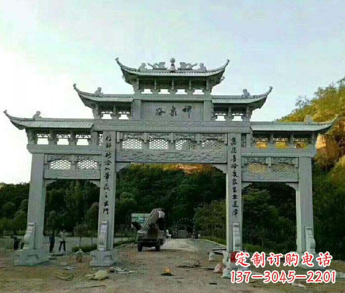 泸州村口石雕牌楼千百年文化瑰宝