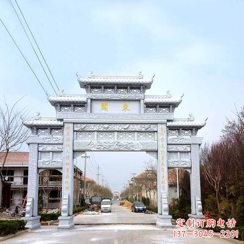 泸州传承古风——村镇三门石牌坊雕塑