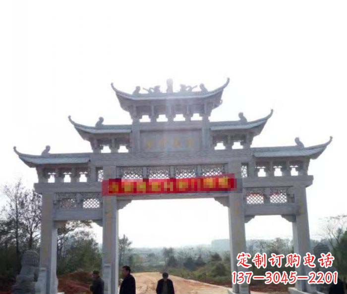 泸州三门石雕牌楼古老而精美的雕塑