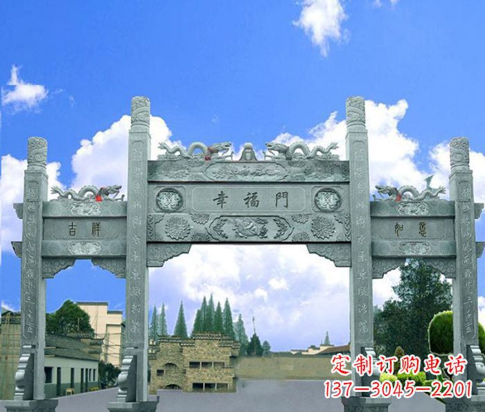 泸州村庄三门牌坊的雕塑之美