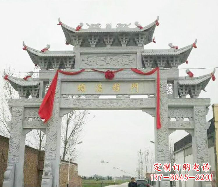 泸州牌坊雕塑纪念历史，传承文化