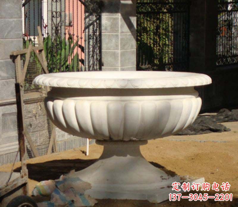 泸州精美大理石花盆雕塑