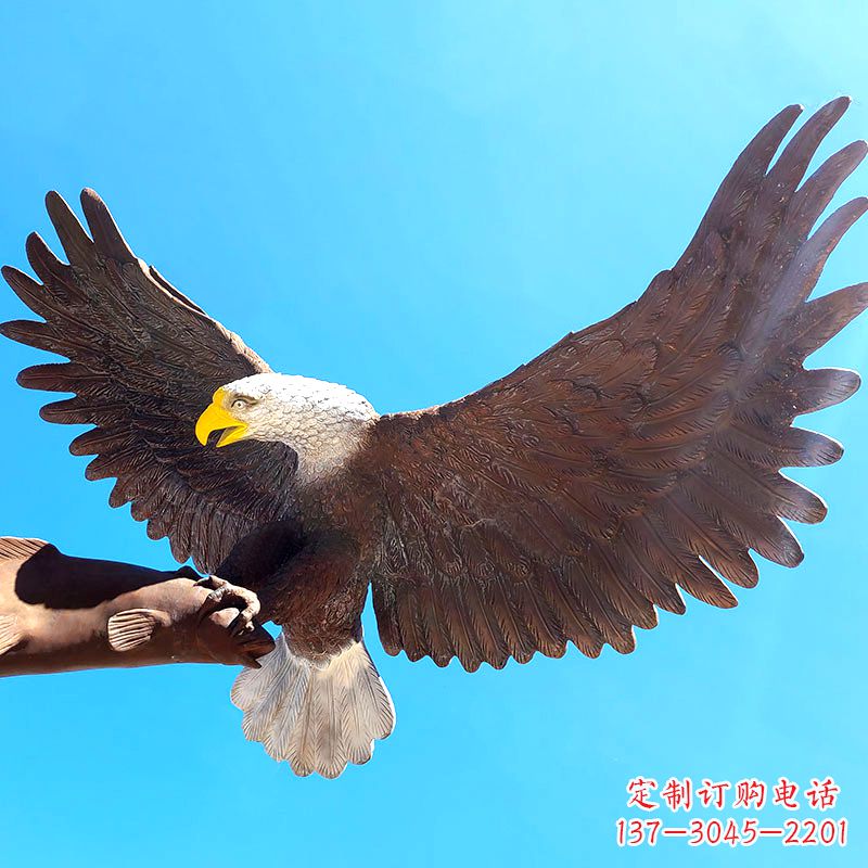 泸州精致仿真老鹰玻璃钢雕塑