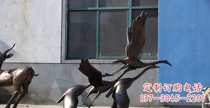 泸州大雁飞翔铸铜动物铜雕