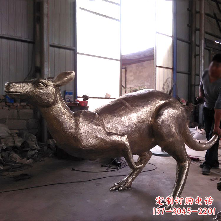 泸州袋鼠纯铜雕塑