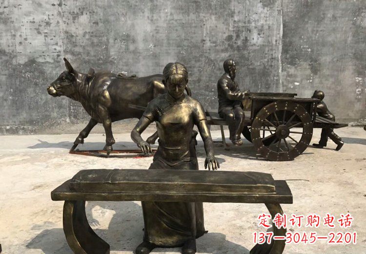 泸州精美绝伦的古筝铜雕
