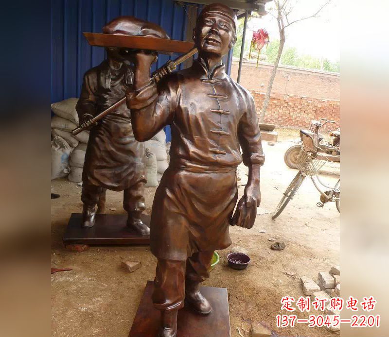泸州店小二铜雕,精美绝伦,永传佳话