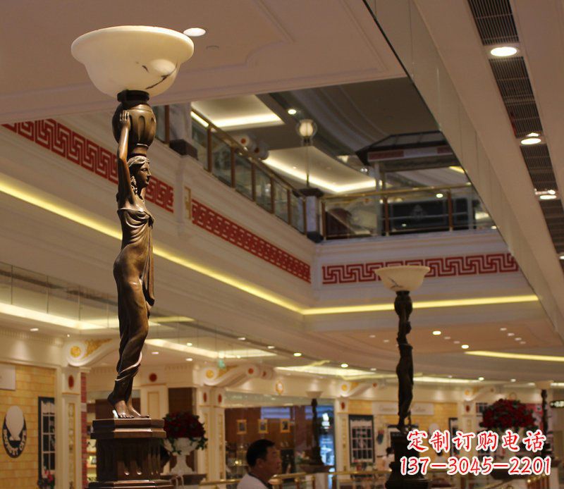 泸州高端玻璃钢仿铜雕塑——女人雕塑