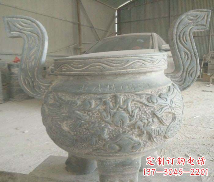 泸州青铜仿古三足香炉石雕
