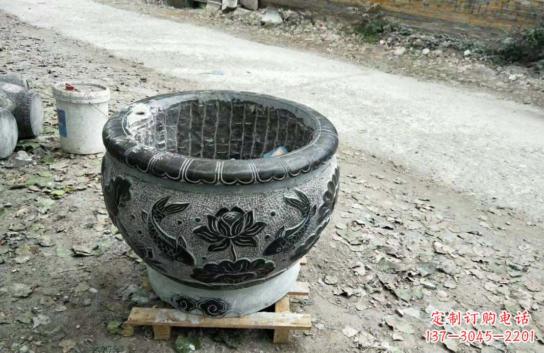 泸州高雅的仿古圆形水缸石雕