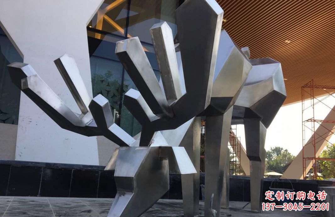 泸州高端不锈钢抽象驯鹿雕塑