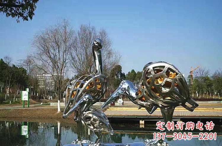 泸州手工制作的可爱丹顶鹤雕塑
