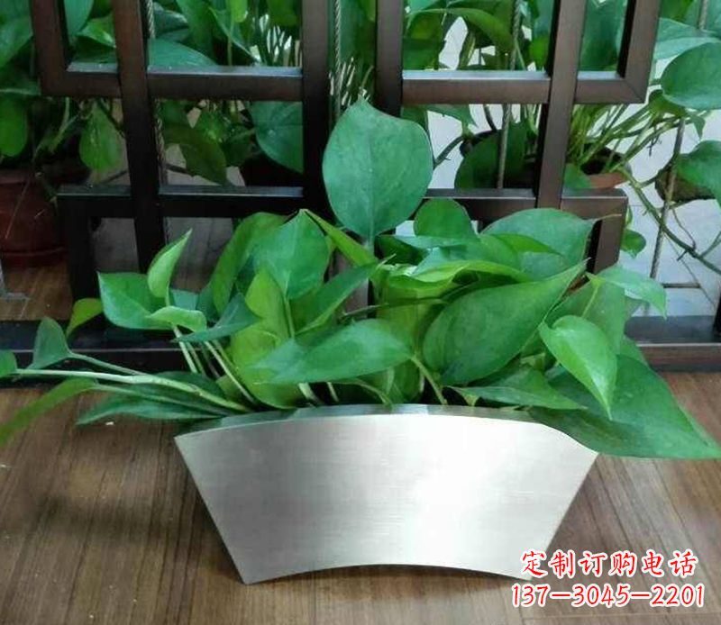 泸州高质量不锈钢花盆雕塑，享受自然完美烘托