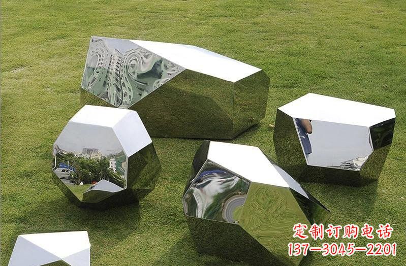 泸州精美不锈钢鹅卵石几何雕塑