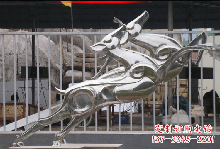 泸州梅花鹿不锈钢高光大型雕塑