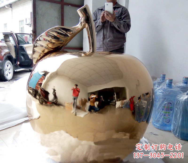泸州精美的不锈钢镜面苹果雕塑