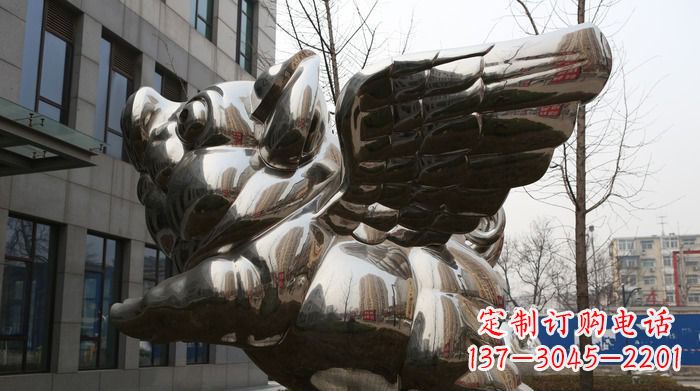 泸州精美不锈钢大翅膀猪景观雕塑