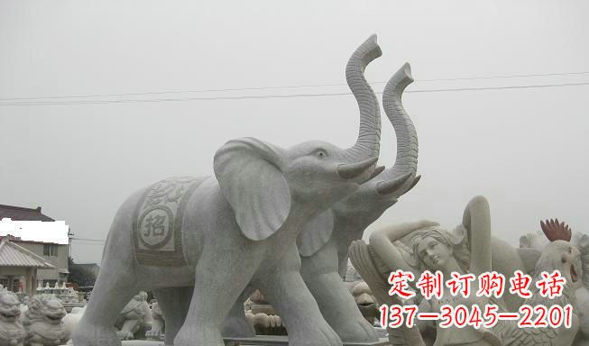 泸州公园动物长鼻大象石雕
