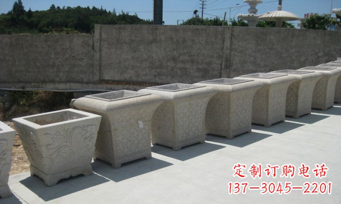 泸州大理石花盆石雕 – 在公园展现精美自然风貌