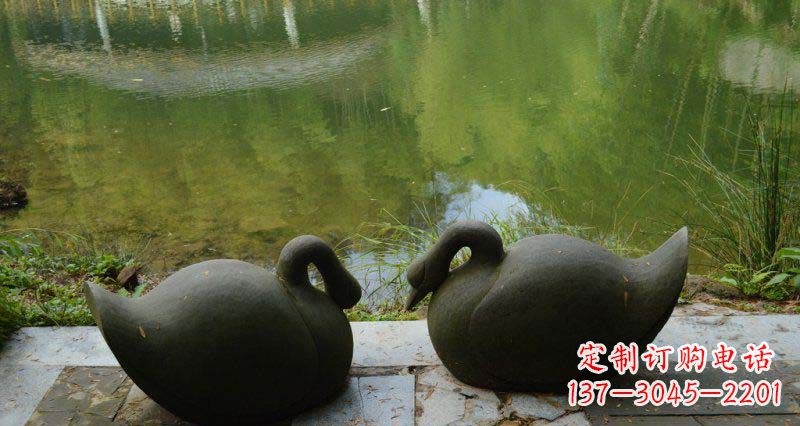 泸州高雅优美的天鹅铜雕