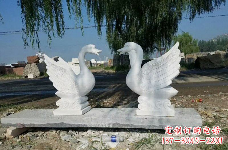 泸州浪漫传情——中领雕塑定制天鹅石雕