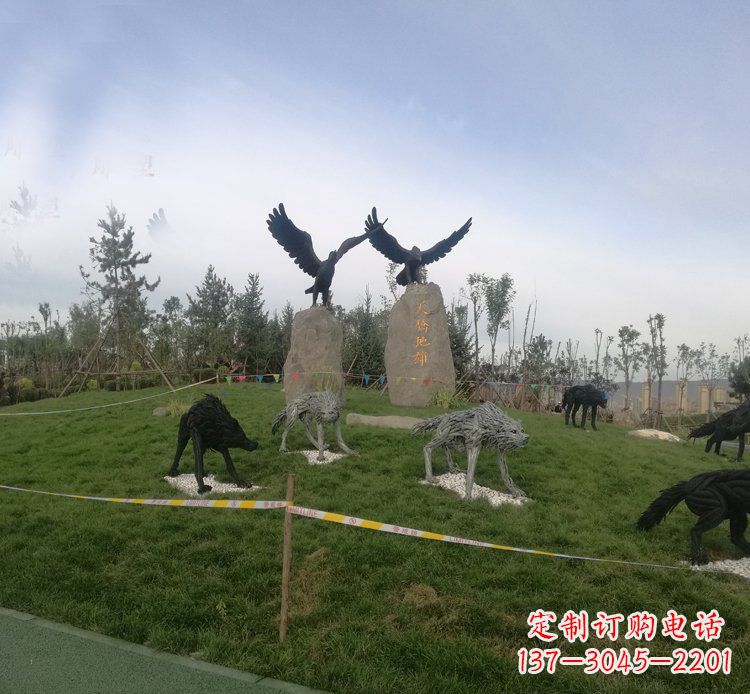 泸州令人惊叹的老鹰雕塑