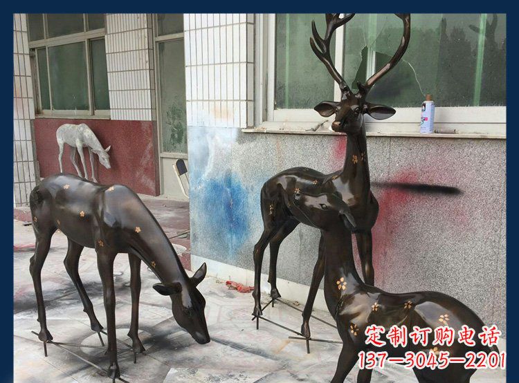 泸州高贵优雅的梅花鹿铜雕塑