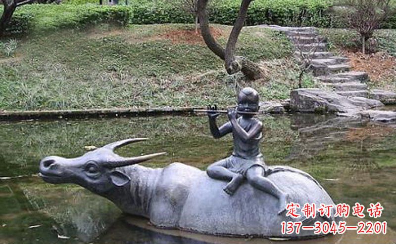 泸州草原上的牧童铜雕