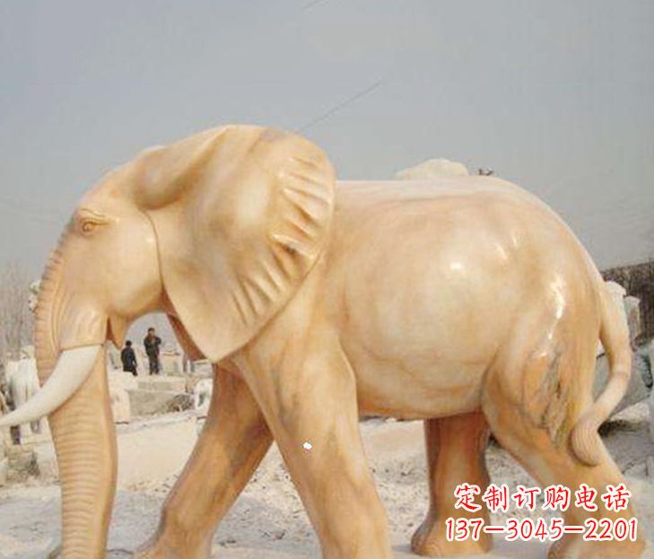 泸州公园晚霞红大象雕塑